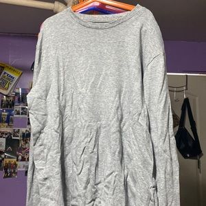 plain gray uniqlo shirt